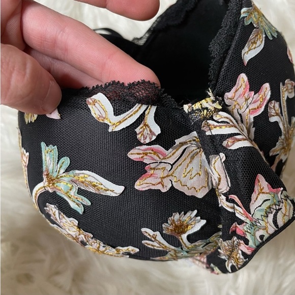 VS Floral Embroidered Demi Bra & Garter Lingerie Matching Set - Picture 7 of 7